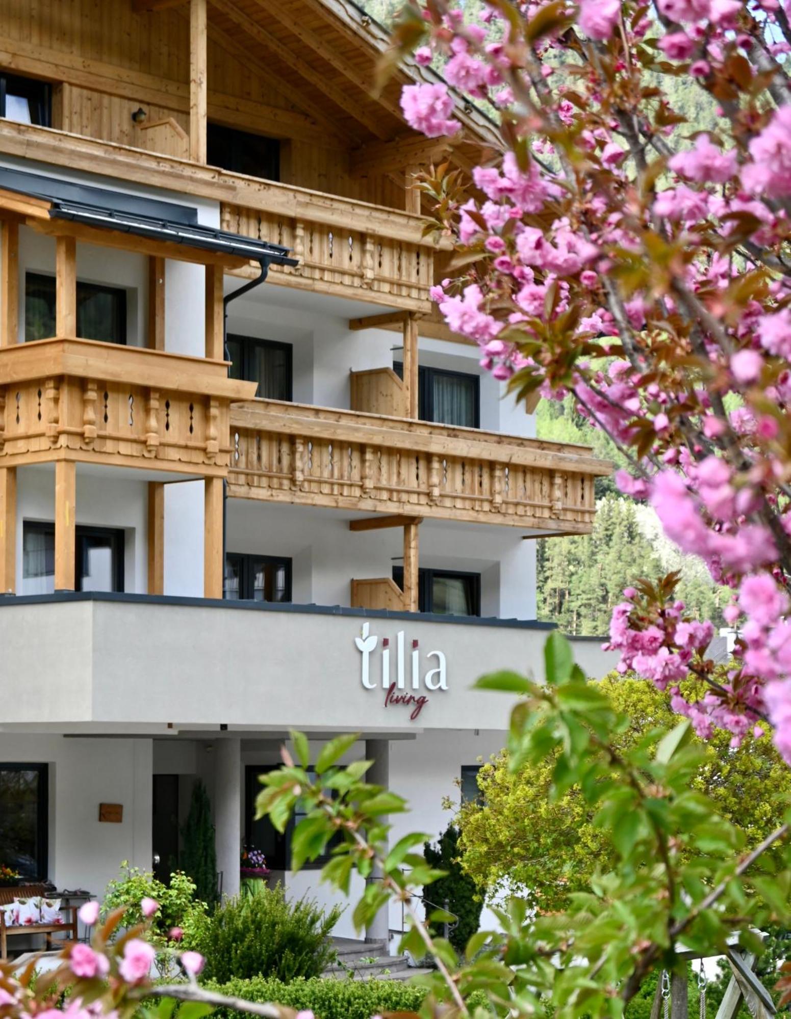 Tilia Living - B&B Mit Dem Komfort Eines Kleinen, Feinen Hotels Ried im Oberinntal Exterior photo