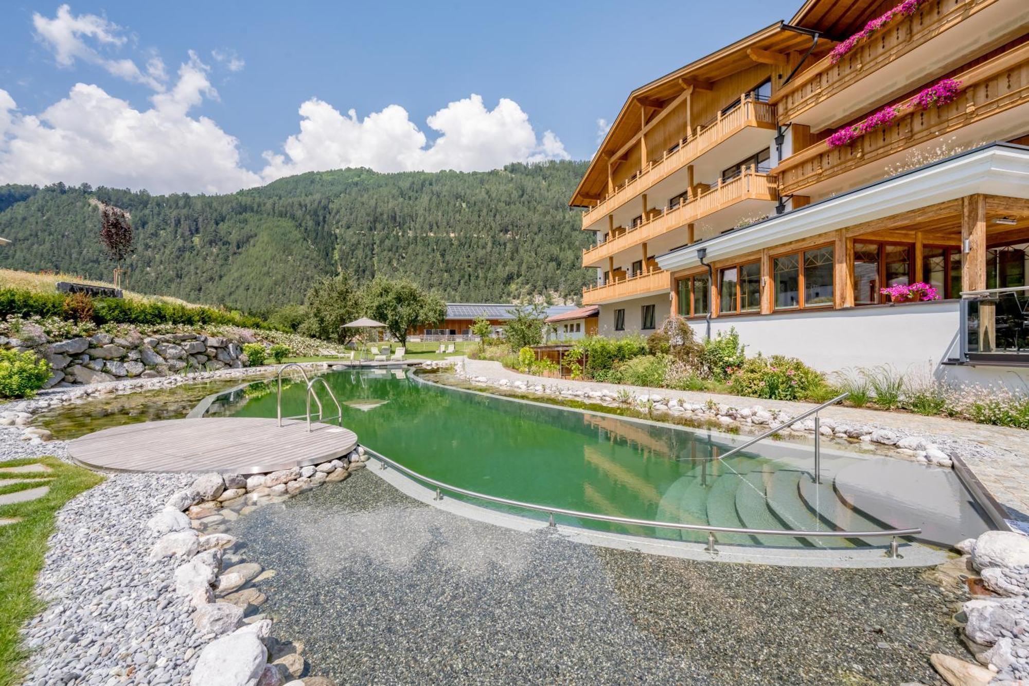 Tilia Living - B&B Mit Dem Komfort Eines Kleinen, Feinen Hotels Ried im Oberinntal Exterior photo