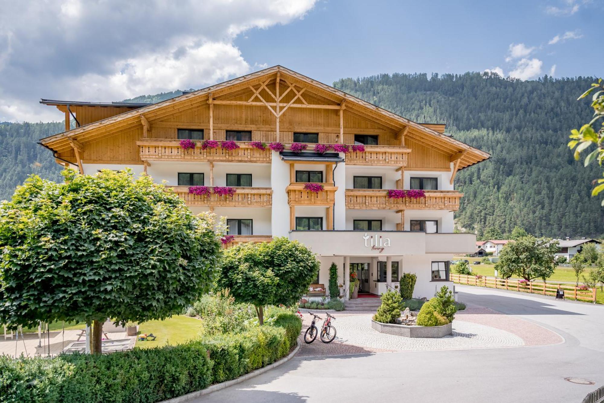 Tilia Living - B&B Mit Dem Komfort Eines Kleinen, Feinen Hotels Ried im Oberinntal Exterior photo